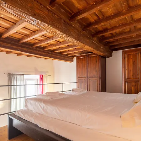 Palazzo Vecchio By Mmega Apartman